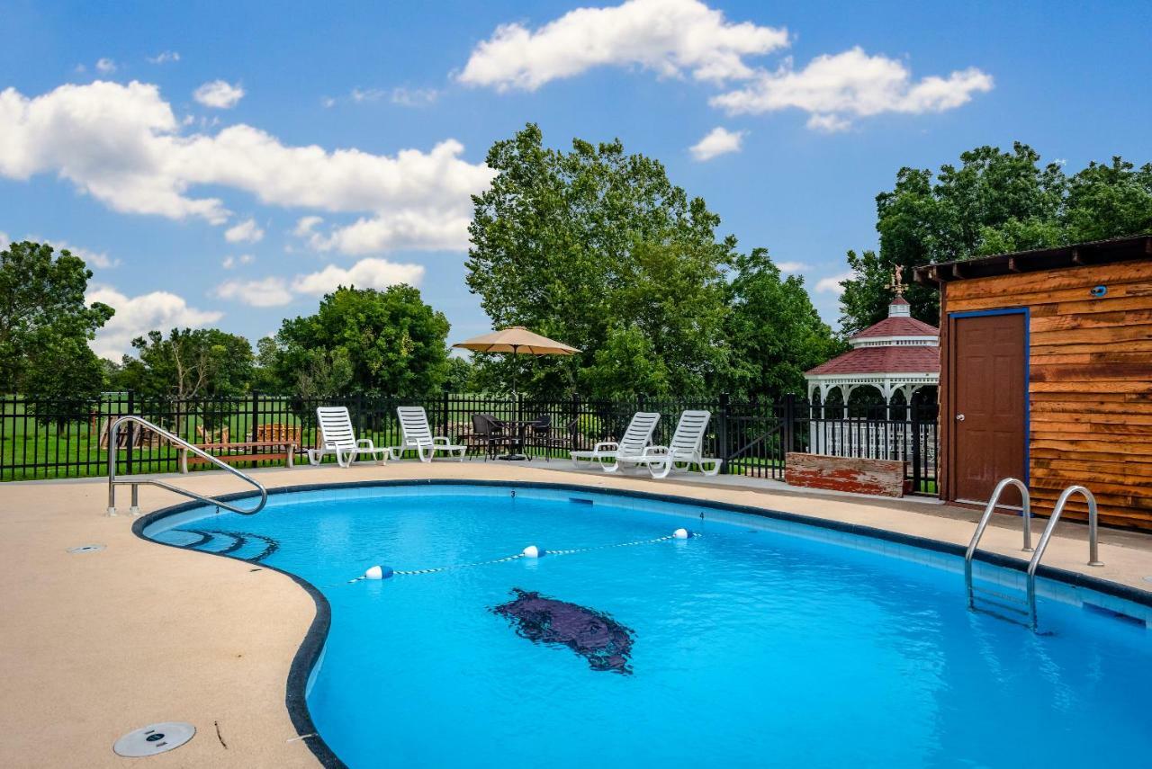 Fairway Inn Berryville Экстерьер фото